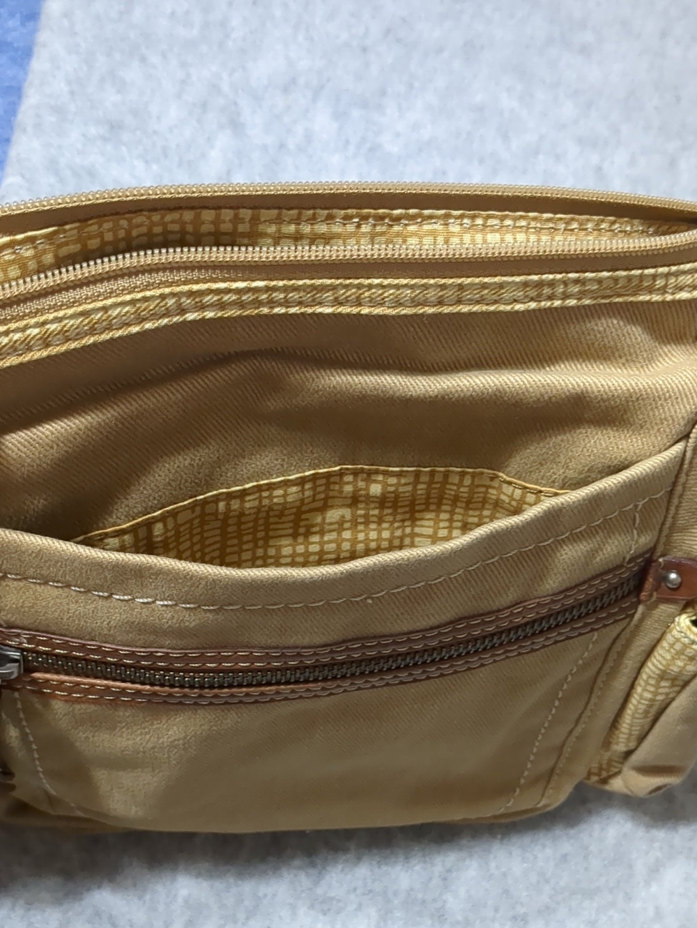 Fossil Canvas Khaki/Brown Crossbody Shoulder Bag - Picture 4 of 12